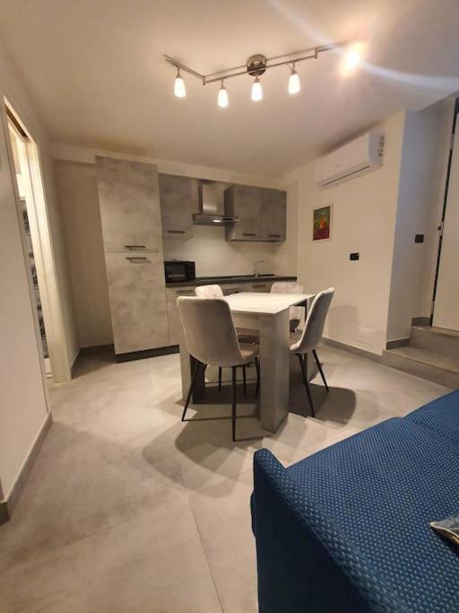 Casa Vacanze Frontemare 萨莱诺 外观 照片